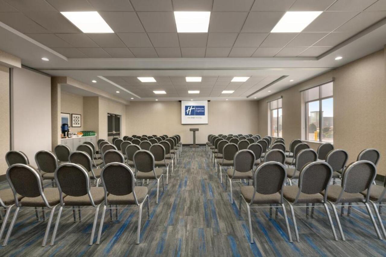 Holiday Inn Express Hotel & Suites Norfolk Airport By Ihg Exterior foto
