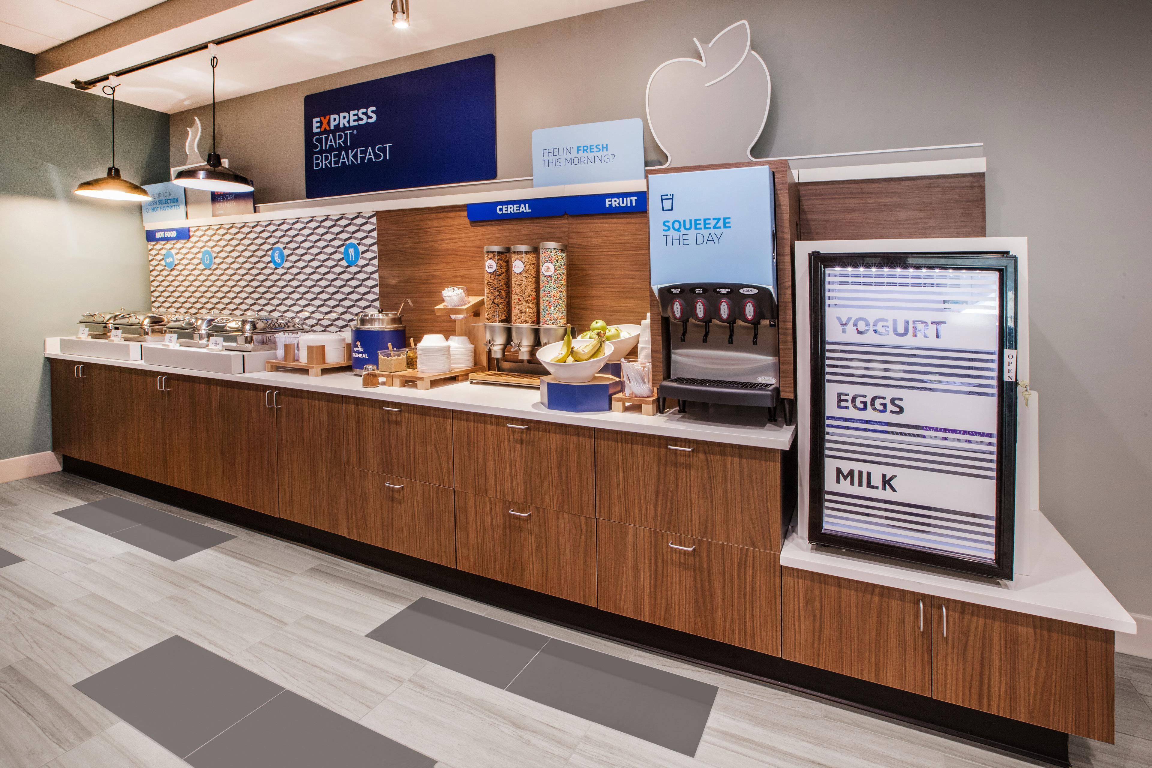 Holiday Inn Express Hotel & Suites Norfolk Airport By Ihg Exterior foto
